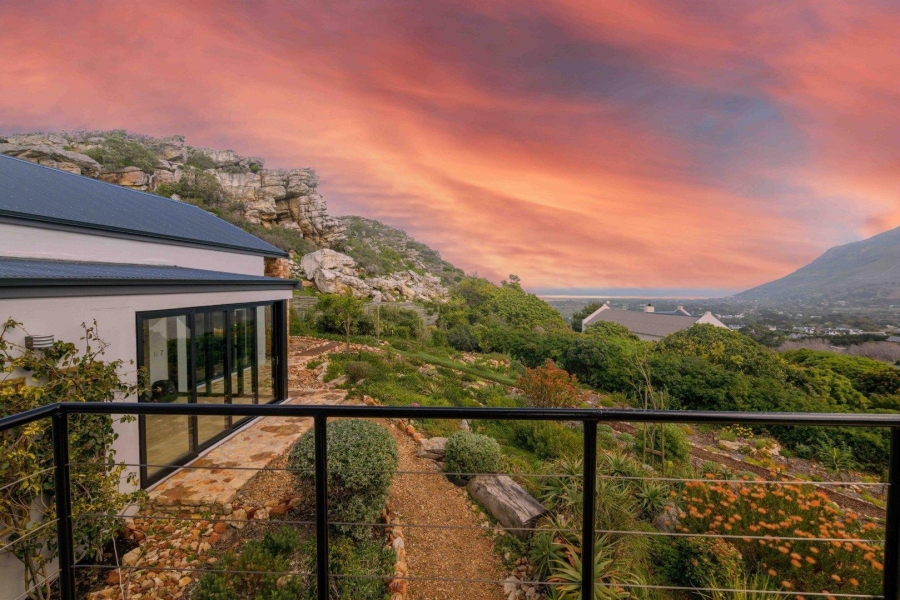 To Let 2 Bedroom Property for Rent in Noordhoek Western Cape